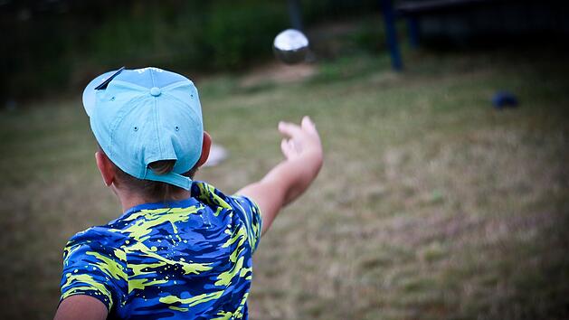 Boccia im Garten als Familienerlebnis
