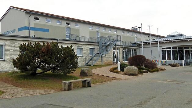 Die Grundschule in Neunkirchen ist sanierungsbed&uuml;rftig.  Foto: Petra Malbrich