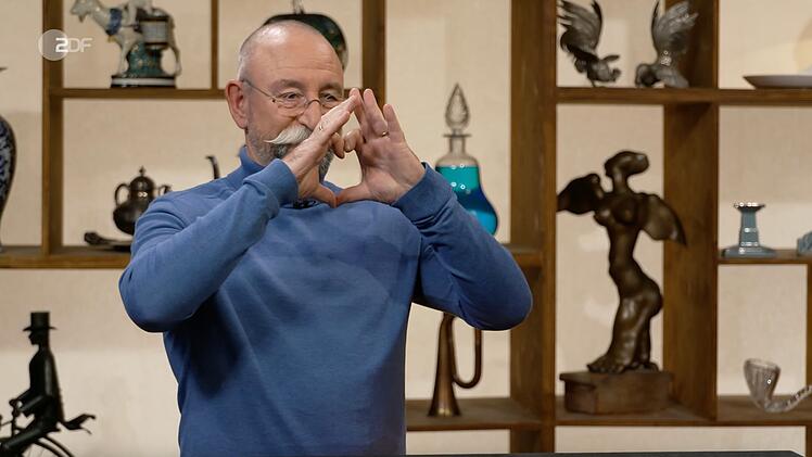 W&auml;hrend das Paar in Richtung H&auml;ndlerraum aufbrach, zeigte sich auch Expertin Horz ger&uuml;hrt und schw&auml;rmte: "Was f&uuml;r ein tolles Paar." Lichter formte nur seine H&auml;nde zum Herz, denn dieser Moment brauchte f&uuml;r ihn keine weiteren Worte.