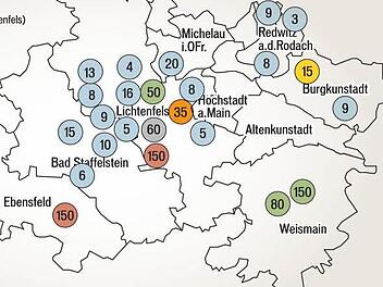 Die Karte zeigt die verfügbaren Plätze in Unterkünften für Asylbewerber im Landkreis Lichtenfels, darunter sind zwei Notunterkünfte mit je 150 Plätzen in den Turnhallen der Schule in Ebensfeld sowie der Berufsschule Lichtenfels. Grafik: Carolin Höfler / Quelle: Landkreis Lichtenfels