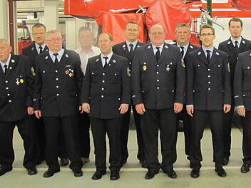 Die Freiwillige Feuerwehr Coburg ehrte Mitglieder für ihre Treue und andere Verdienste.  Foto: Martin Koch