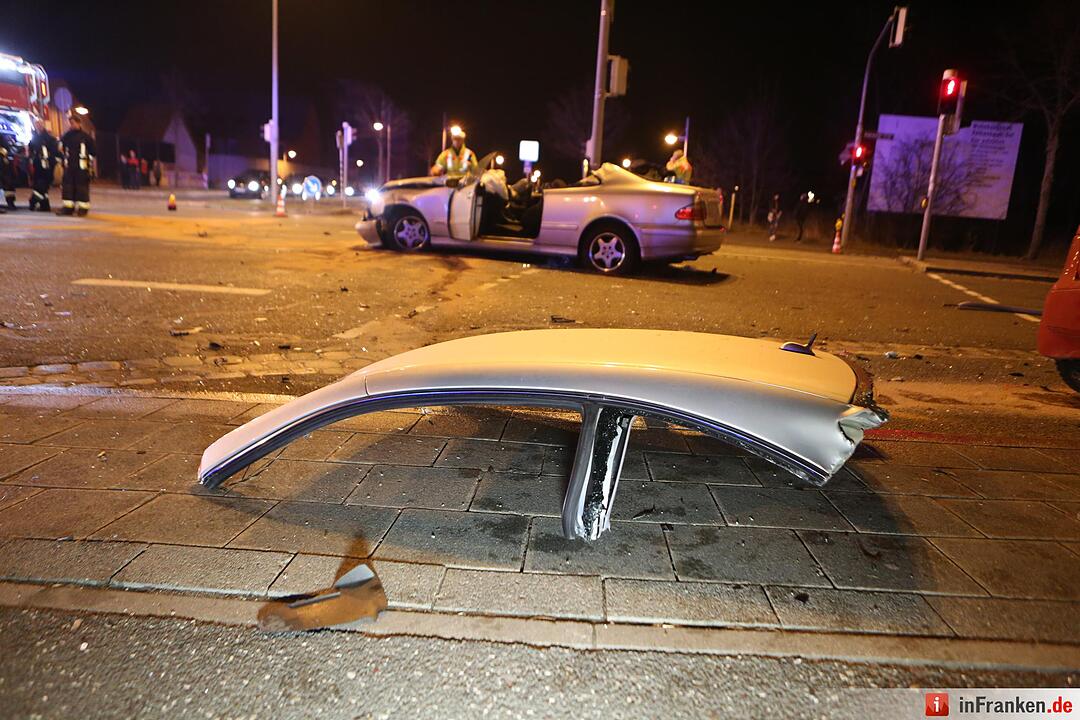 Mehrere Schwerverletzte nach Frontalzusammenstoß in Nürnberg