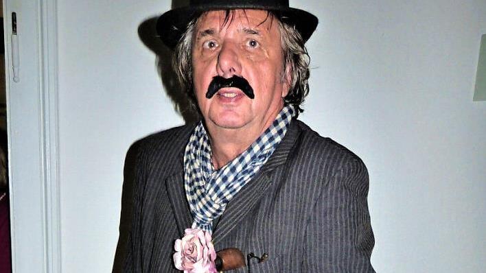 Die "Pfeifenmänner" waren vor 95 Jahren die Gründerväter des früheren Touristenvereins in Thurnau. Wolfgang Baumann (unser Bild) spielte einen dieser "Pfeifenmänner" in einem Sketch.  Foto: Werner Reißaus
