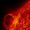 Eine Sonneneruption: Ursache eines Sonnensturmes