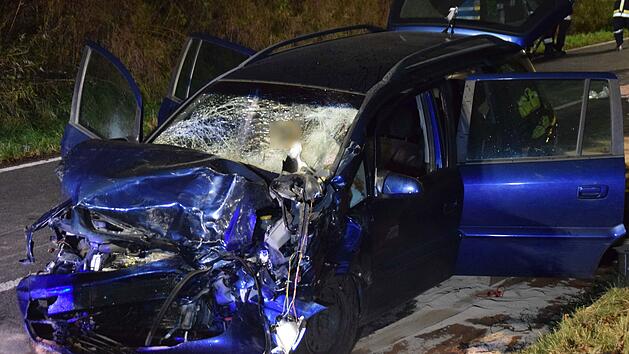 Bei einem Zusammensto&szlig; zwischen Pegnitz und Creu&szlig;en wurde drei Menschen verletzt.