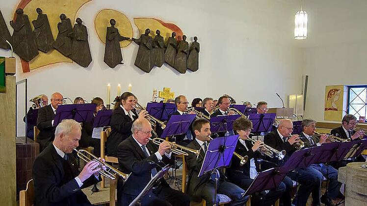Der Posaunenchor St. Moriz gestaltete sein Jahreskonzert ausnahmsweise in der Johanneskirche auf der Hut. Foto: Albert Höchstädter