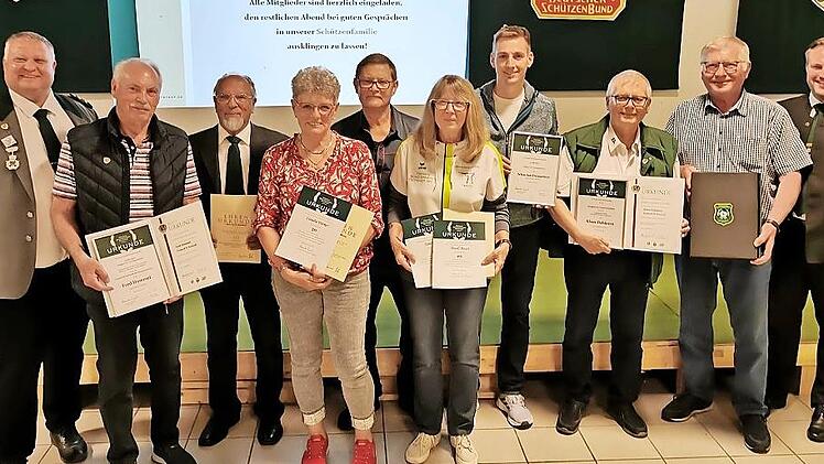 Die Freihandschützen aus Pettstadt ehrten langjährige Mitglieder.