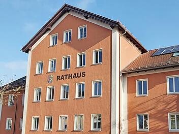 Im Adelsdorfer Rathaus gibt es viele neue Gesichter. Foto: Johanna Blum