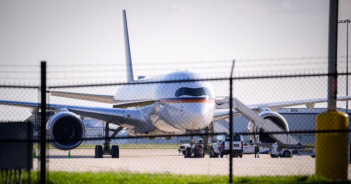 USA: Government plane breakdown during Klingbeil meeting - | Vice ...