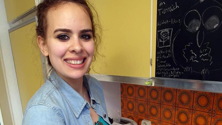 Catalina Paniagua lädt am Dienstag in ihre Studentenbude ein. Zu Essen gibt es - natürlich - "Studentenfutter". Dass das nicht unbedingt aus Dosenravioli besteht, will die Lehramtsstudentin dabei eindrucksvoll unter Beweis stellen. Foto: Vox/ITV Studios