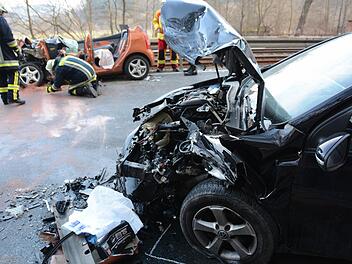 Total zerstört wurden die beiden Fahrzeuge bei dem Unfall.  Foto: Dagmar Besand