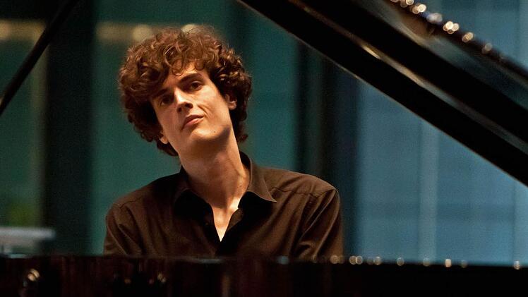 Leonhard Dering gastierte bei der Coburger "Gesellschaft der Musikfreunde".Foto: Jochen Berger