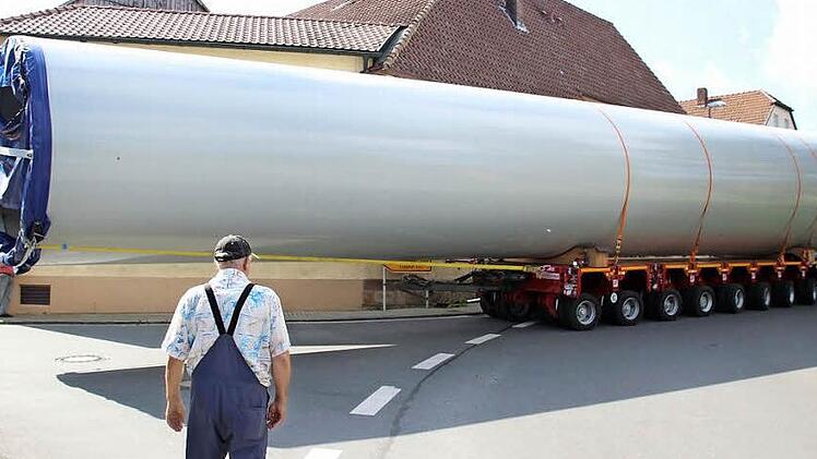 In Gärtenroth ging es eng zu, aber die Durchfahrt klappte.  Fotos: Friedwald Schedel