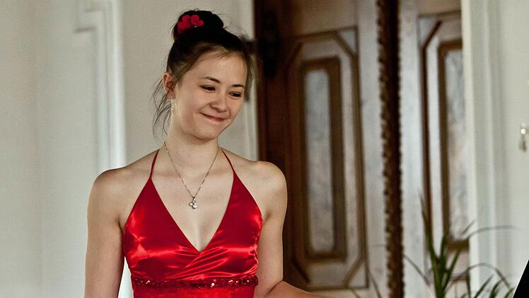 Nina Scheidmantel beim Auftaktkonzert der Reihe "Musiksommer Obermain" im Kaisersaal von Kloster Banz (Juli 2015)Foto: Jochen Berger