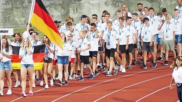 Die Abordnung des Gymnasiums Fr&auml;nkische Schweiz vertrat in San Marino die deutschen Farben.  Fotos: privat