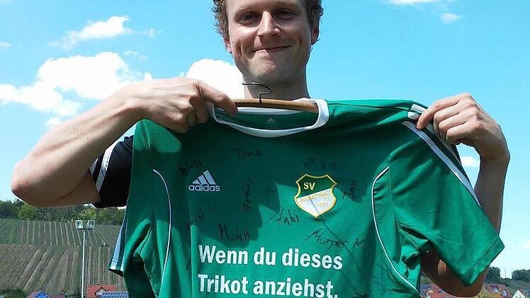 Ansporn, Mahnung und Verpflichtung: Johannes Brand mit dem besonders speziellen Ramsthaler Trikot. Foto: Jürgen Schmitt