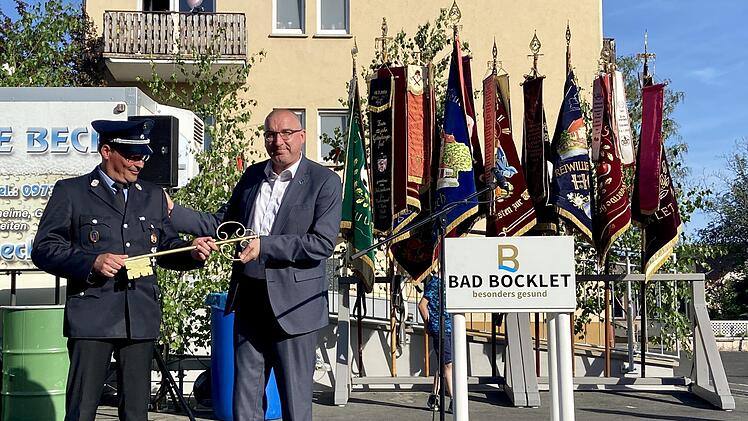 Schl&uuml;ssel&uuml;bergabe f&uuml;r Feuerwehrhaus