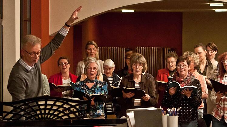 Der Coburger Bachchor bei der ProbenarbeitFoto: Jochen Berger