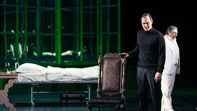 "Masse Mensch Macht": Stephan Kaluzas Schauspiel "30 Keller" feierte Premiere am Landestheater Coburg.Foto: Sebastian Buff