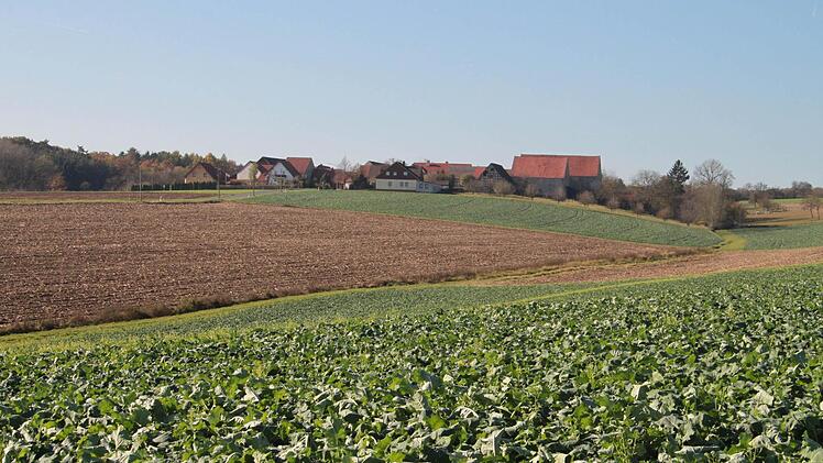 Der Horizont hinter Messenfeld könnte schon bald von den Silhouetten der Windräder beherrscht werden. Foto:  Matthias Einwag