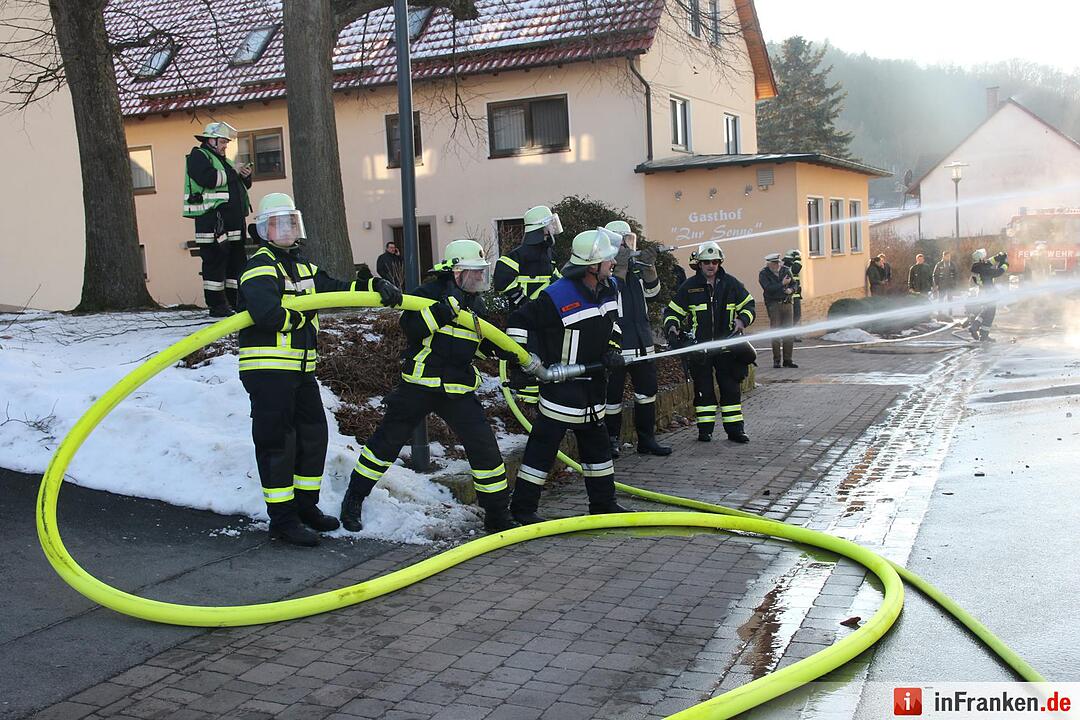 Kreis Coburg: Scheune in Grub am Forst steht in Flammen