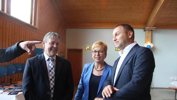 Eindrücke vom Ministerbesuch in Neufang. Foto: Veronika Schadeck