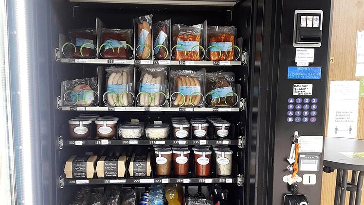 Das Warenangebot vom Fleisch- und Wurstautomaten in Rüssenbach bei Thomas Dittrich