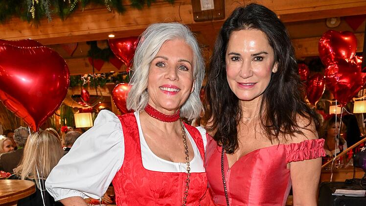 Birgit Schrowange und Mariella Ahrens feierten bei der "Red Ladies Wiesn" f&uuml;r den guten Zweck.