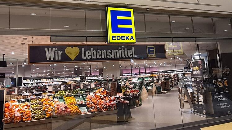 Eingang eines Edeka-Supermarkts in einem Einkaufscenter
