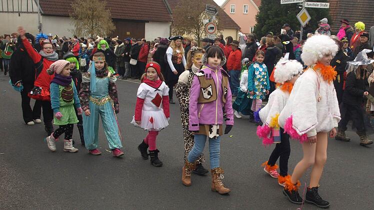 Impressionen vom Faschingszug in Ebenhausen 2016 Foto: Stefan Geiger