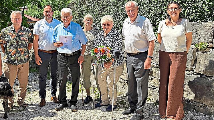 Jubelpaar Handwerger mit Familie, dem weiteren Landrats-Stellvertreter Bruno Kellner und B&uuml;rgermeister Stefan Reichold.Markt Heiligenstadt