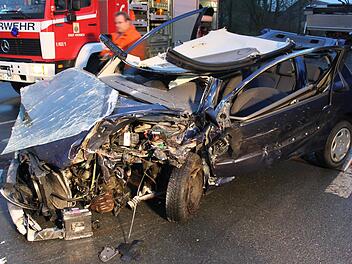 Das Wrack der Unfallverursacherin Foto: Schedel
