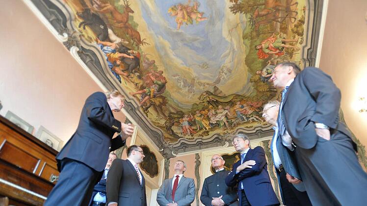 Farbenfrohe Fresken sind eine der Besonderheiten des Hallstadter Vogteihauses. Foto: Ronald Rinklef