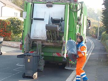 Die Bürger im Landkreis Bamberg können sich freuen: die Müllgebühren sinken. Foto: Edgar Bartl/Archiv