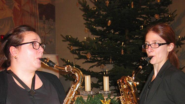 Carolin Klug-Schäfer und Christine Heim spielten in Schönderlings Kirche auf.  Foto: Beatrix Lieb