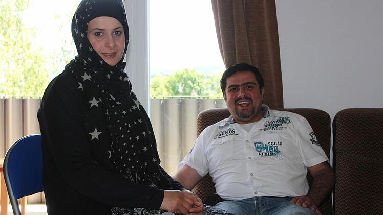 Sie sind froh eine Wohnung für sich und die Kinder gefunden zu haben: Mazen S. und seine Frau Mariam.  Foto. Andreas Oswald