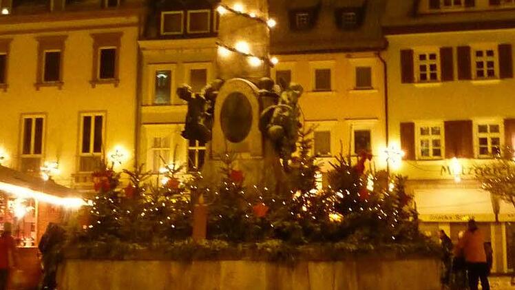 Alkohol spielte eine Hauptrolle bei der Weihnachtsschlägerei 2017 auf dem Kulmbacher Marktplatz.  Am Montag verurteilte das Amtsgericht Kulmbach die drei Angeklagten. Foto: Archiv