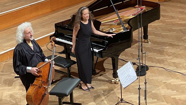 Der Cellist Mischa Maisky und seine Tochter, die Pianistin Lily Maisky, die beim Kissinger Sommer ihr Debüt gab.