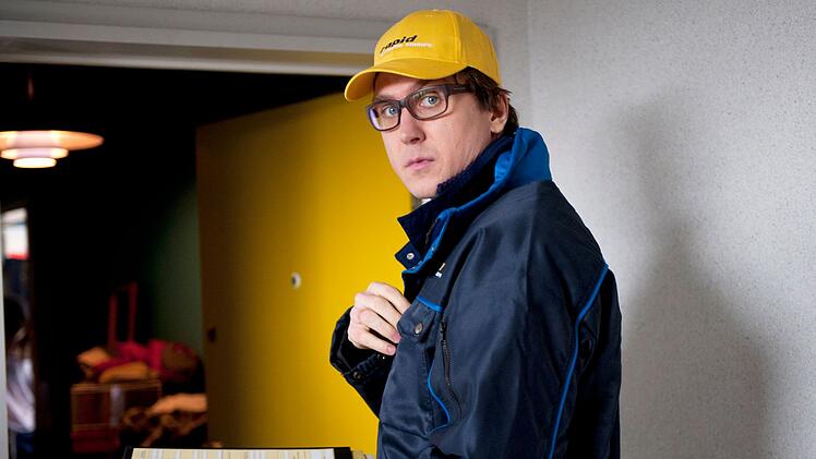 In der Kieler "Tatort"-Episode "Borowski und der stille Gastes" erschuf Lars Eidinger 2012 mit Kai Korthals eine ikonisch gruselige Killerfigur. Zweimal kehrte sie in weiteren Folgen zurück. Etwas Einmaliges in der "Tatort"-Reihe.