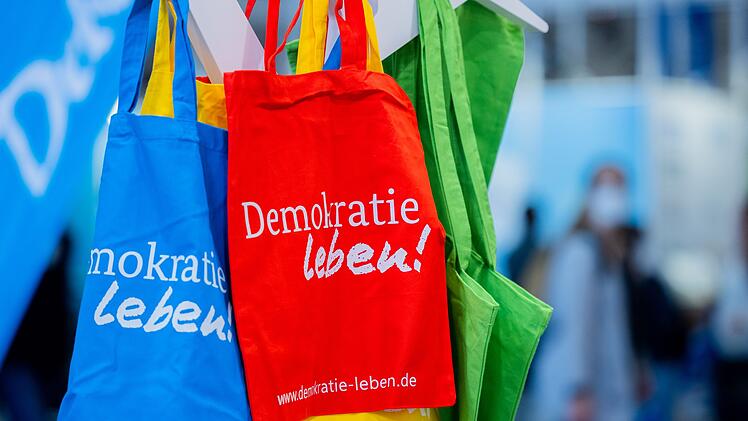 Demokratief&ouml;rderung