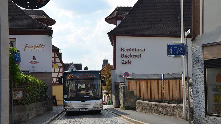 Hier soll ab 15. Oktober nichts mehr gehen. Eine Vollsperrung schließt das Nadelöhr im Steinweg.  Foto: bp