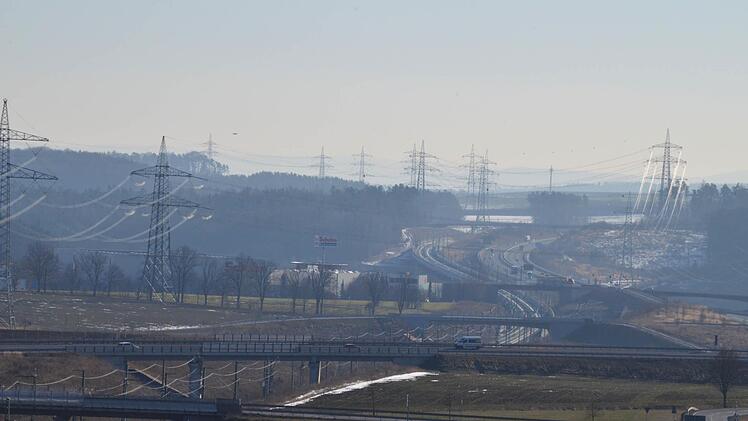 Der Landkreis hat schon genug Infrastrukturprojekte zu tragen und lehnt weitere Stromtrassen kategorisch ab. Foto: Rainer Lutz