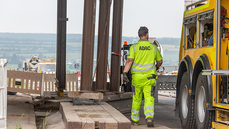 Br&uuml;cke von Schwertransport besch&auml;digt: A3 in Richtung N&uuml;rnberg gesperrt