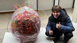 Eric studiert Kunstpädagogik an der KU Eichstätt-Ingolstadt. Eric studiert Kunstpädagogik an der KU Eichstätt-Ingolstadt.