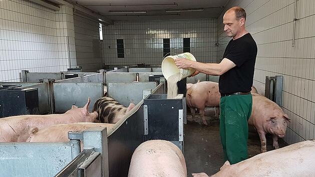 Dirkl Grühn  sieht sich Anfeindungen gegenüber: Der Kulmbacher Schlachthofleiter wird beleidigt und bedroht.