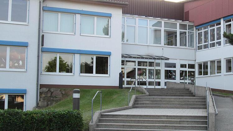 In Zukunft werden in der Volksschule Schondratal wohl nur noch die Klassen eins bis sechs unterrichtet werden. Foto: Diana Leitsch