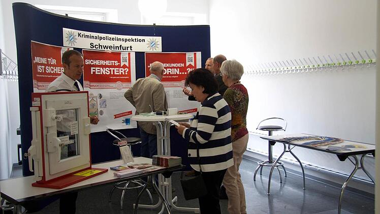 Die Kripo Schweinfurt gab Infos zum Thema Sicherheit. Foto: Christine Schikora