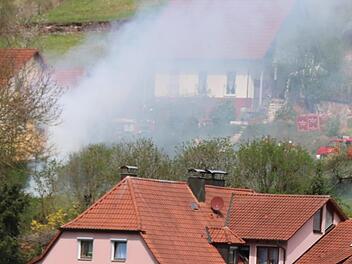 Ein böses Erwachen gab es für einen Euerdorfer, dessen Gartenhütte am Mittwochmittag komplett abbrannte. Foto: Ralf Ruppert