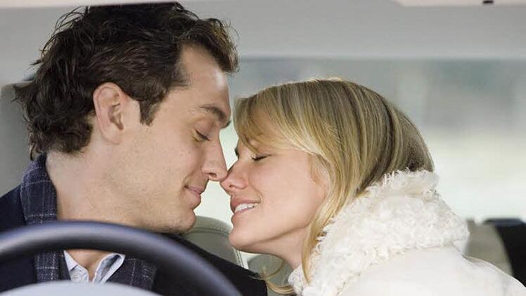 Cameron Diaz und Jude Law geben in ”Liebe braucht keine Ferien” ein traumhaftes Paar ab. Foto: UIP dpa