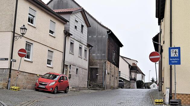 Die Städelgasse beschäftigt den Stadtrat von Burgkunstadt: Zwar konnte noch keine endgültige Entscheidung für die Zeit nach der Einbahnstraßenregelung gefunden werden, eine Geschwindigkeitsbeschränkung wird es auf jeden Fall aber geben.